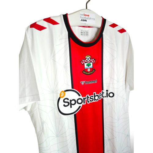 Hummel Origineel retro vintage voetbalshirt Southampton 2022/23 Hummel Origineel retro vintage voetbalshirt Southampton 2022/23