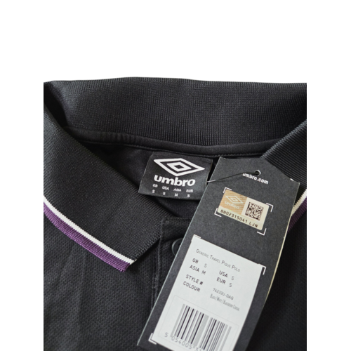 Umbro Originales Retro-Vintage-Fußballpolo NAC Breda 2014/15 Umbro Originales Retro-Vintage-Fußballpolo NAC Breda 2014/15