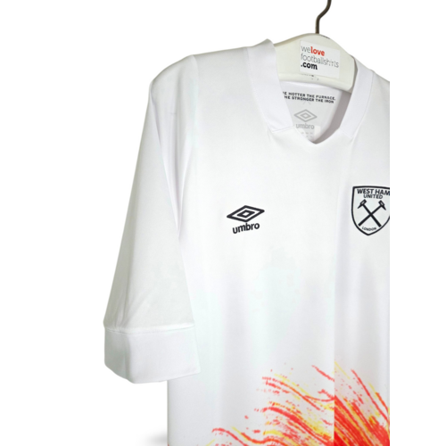 Umbro Original retro vintage football shirt West Ham United 2022/23 Umbro Original retro vintage football shirt West Ham United 2022/23
