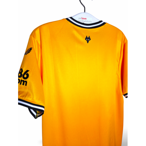 Castore Origineel retro vintage voetbalshirt Wolverhampton Wanderers F.C. 2023/24 Castore Origineel retro vintage voetbalshirt Wolverhampton Wanderers F.C. 2023/24