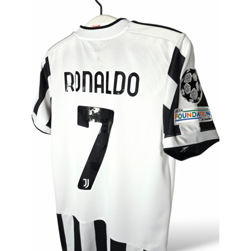 Adidas Original retro vintage football shirt Juventus 2021/22 Adidas Original retro vintage football shirt Juventus 2021/22