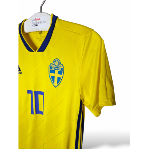 Adidas Origineel retro vintage voetbalshirt Zweden 2018/19 Adidas Origineel retro vintage voetbalshirt Zweden 2018/19