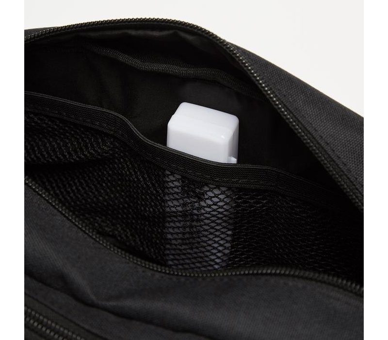 Weekend Offender wash bag Black