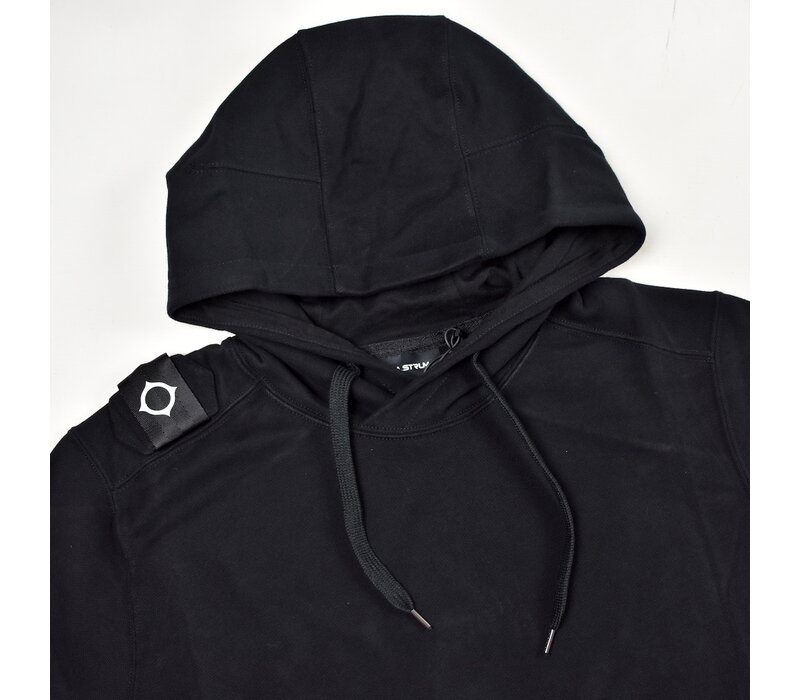 MA.STRUM core overhead hoody Jet Black