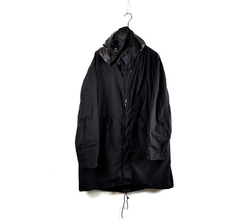 C.P. Company black flatt nylon goggle hood fishtail parka size XXXL