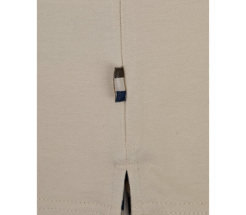 Aquascutum Active stretch piquet badge polo shirt Old White