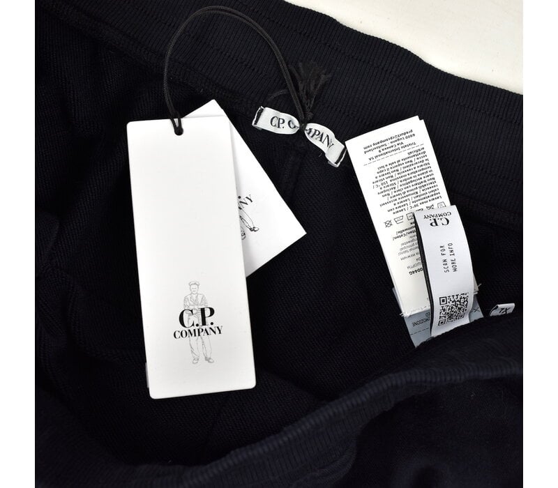 C.P. Company garment dyed light fleece lens pocket sweatshort Black XL