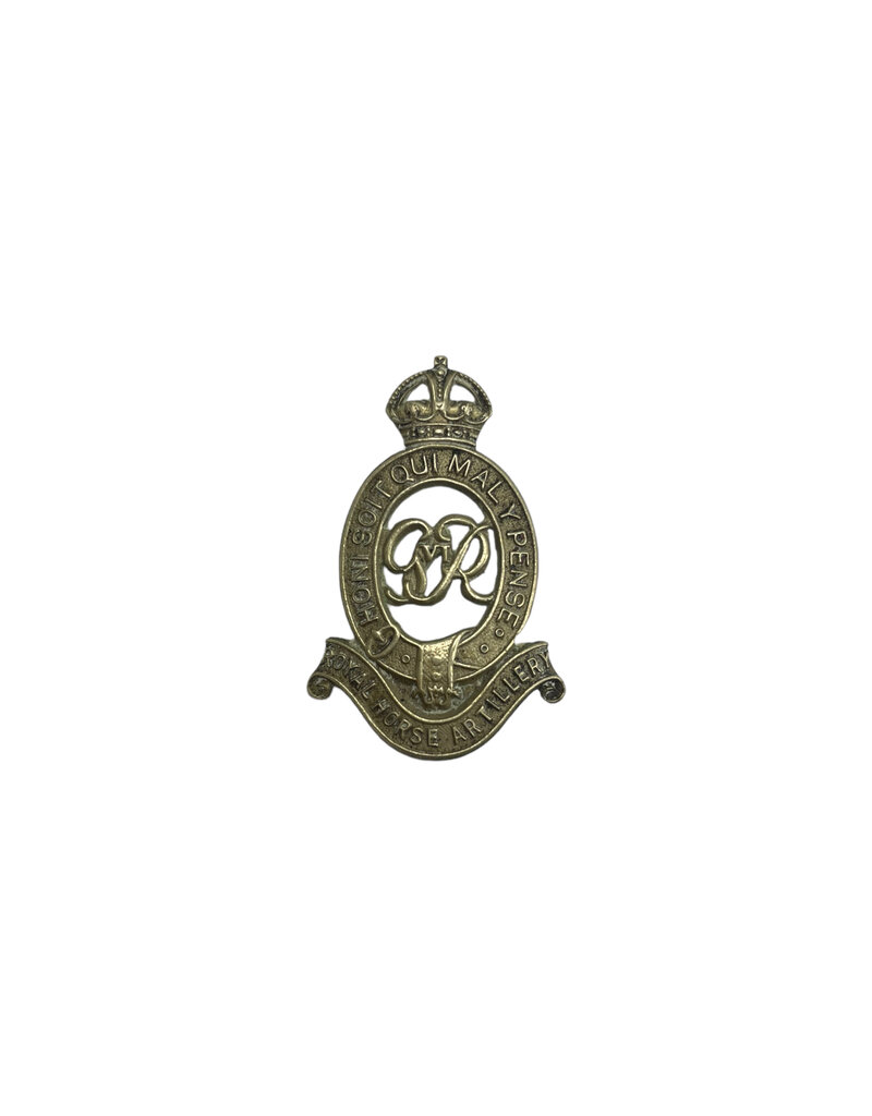 Engelse WO2 R.H.A. cap badge