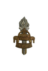 Engelse WO2 R.A.E.C. cap badge