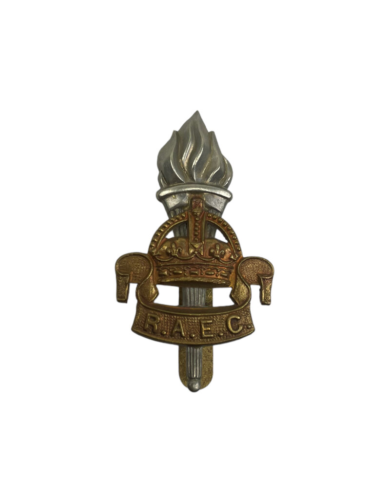 Engelse WO2 R.A.E.C. cap badge