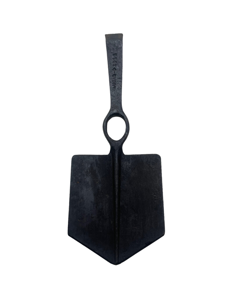 Canadese WO2 entrenching tool