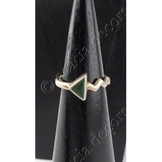 Ring zilver met driekhoek in malachite