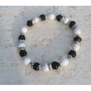 bracelet black white