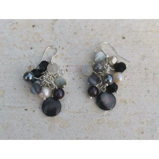 boucles d'oreilles boules grises/blanches/noires