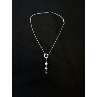 collier 3 pierres semi-précieuses + fermoir anneau nacré à l'avant