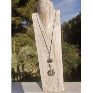 Collier boule en céramique avec rosace et détail argenté