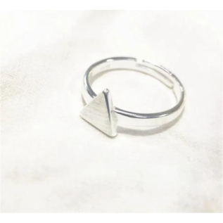 Ring full triangle brushed silver