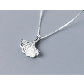 necklace with ginko leaf