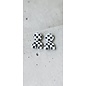 Boucles d'oreilles pendantes artisanales en argile en 2 parties avec motif damier noir et blanc et fermoir poussette papillon.