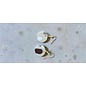 Handgefertigte Ton-Ohrringe mit Terrazzo-Muster.