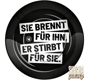 Fire Flow Metall - "Sie brennt für Ihn" - Aschenbecher - Ø 14 cm Fire Flow Metall - "Sie brennt für Ihn" - Aschenbecher - Ø 14 cm