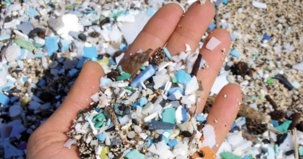 The invisible threat: microplastics from your clothes 