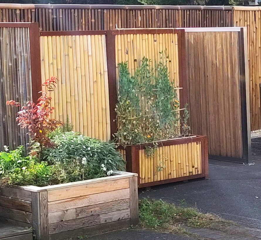 Bamboo Privacy Screen with Planter - Lucas - Light