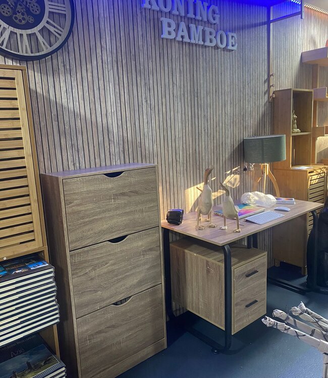 Schoennenkast - Showroom - Lichte beschadiging