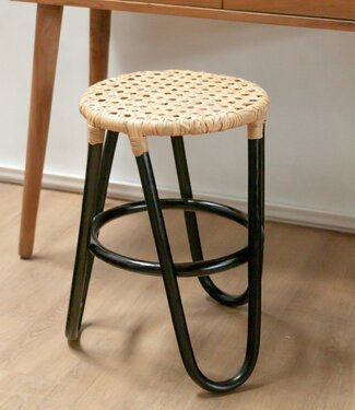 Soeji Rotan Kruk KOLAKA Zwart Ø35 cm met Geweven Zitvlak | Kleine ronde kruk met drie poten