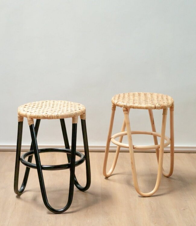 Rotan Kruk KOLAKA Zwart Ø35 cm met Geweven Zitvlak | Kleine ronde kruk met drie poten