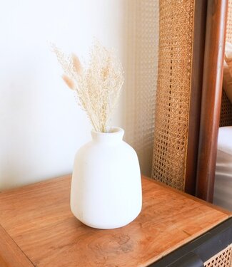 Soeji Vaas Witte kleine ronde decoratieve vaas voor gedroogde of verse bloemen, handgegoten uit klei met BAWA