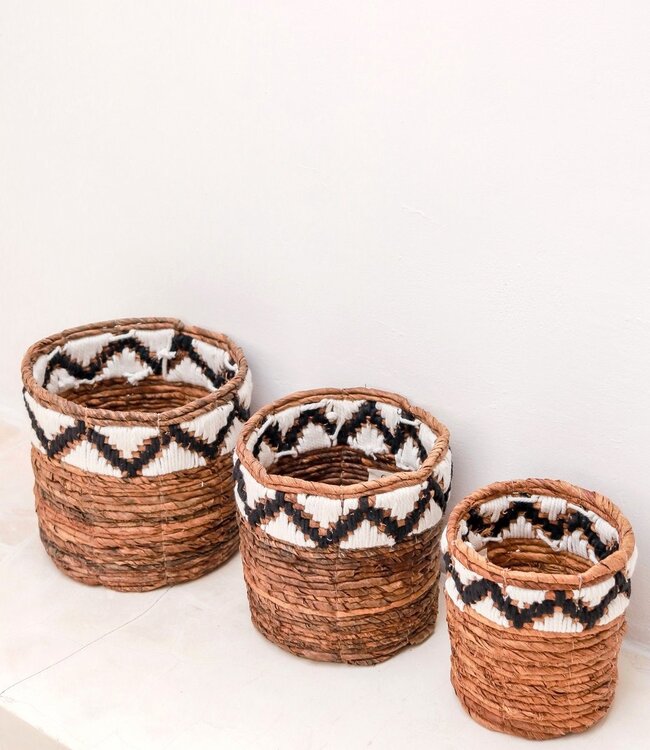 Kleine Mand Rond voor Planten of als Opbergmand | Geweven Boho Mand SADARA met Macrame Patroon