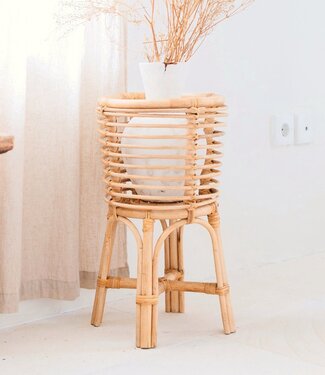 Soeji Rotan Plantenstandaard Rond – Boho Plantenbak – Rotan Plantenmand – Natuurlijke Bloemenstandaard voor Potten tot Ø20 cm AKARA