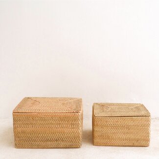 Soeji Opbergmand met deksel – Plankmand gemaakt van beige rotan – Handgeweven decoratieve mand GRAHA (2 maten)