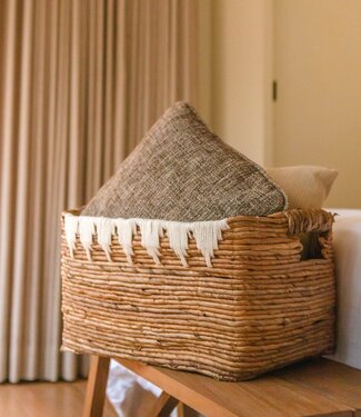 Soeji Opbergmand met katoendecor PISANG Decoratieve mand handgeweven van bananenvezel