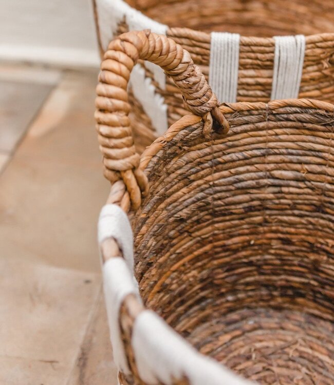 Wasmand Plantenmand Grote opbergmand rond NASARI gemaakt van bananenvezel met een macramé-patroon van katoen