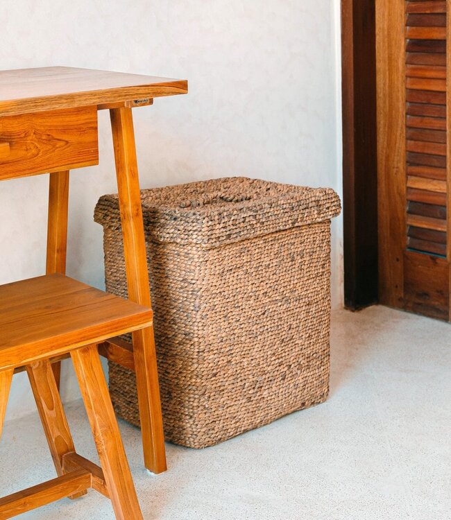 Grote wasmand met deksel - decoratieve geweven bruine mand - rechthoekige wasmand - boho mand handgemaakt van water hyacint semeru