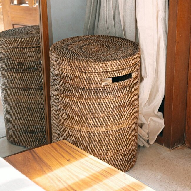 Grote wasmand met deksel - geweven ronde mand - bruine boho opslagmand - decoratieve rotan mand (2 maten Ø 36/40 cm) sari (bruin)