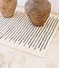Groot vloerkleed van wit katoen met zwarte strepen 150x120 cm KERTA handgeweven