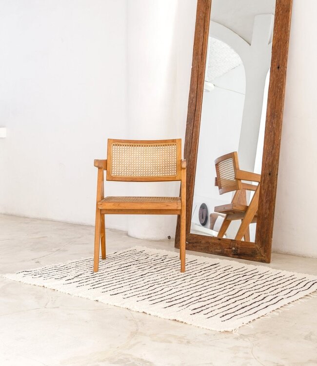 Groot vloerkleed van wit katoen met zwarte strepen 150x120 cm KERTA handgeweven