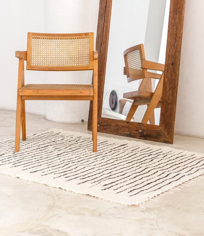 Groot vloerkleed van wit katoen met zwarte strepen 150x120 cm KERTA handgeweven