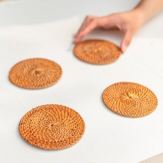 Soeji Ronde rotan onderzetters set van 4 of 8 handgemaakte TIBU