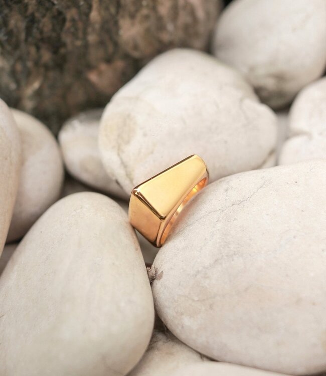 Minimalistische ring 18k verguld - gouden ring 925 zilver goud vermeil - driehoekige statement ring - JIMBARAN