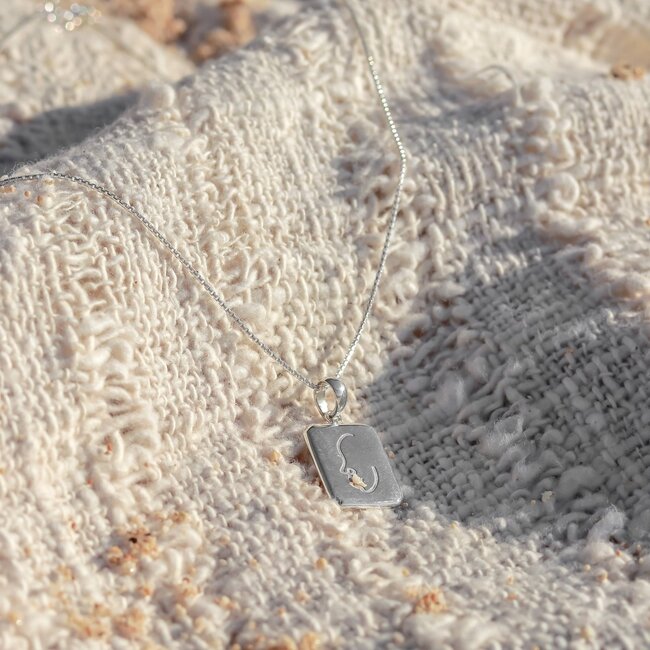 Sierlijke ketting met hanger - zilveren 40 cm ketting gemaakt van 925 zilver - abstract gezicht gegraveerd - LOVINA zilver