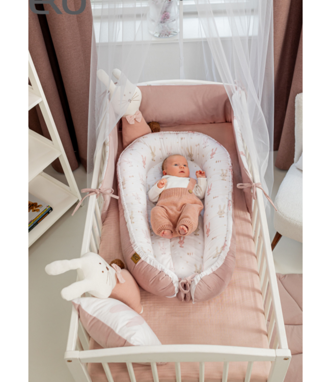 Fluwelen babycocon Tuinierbeer