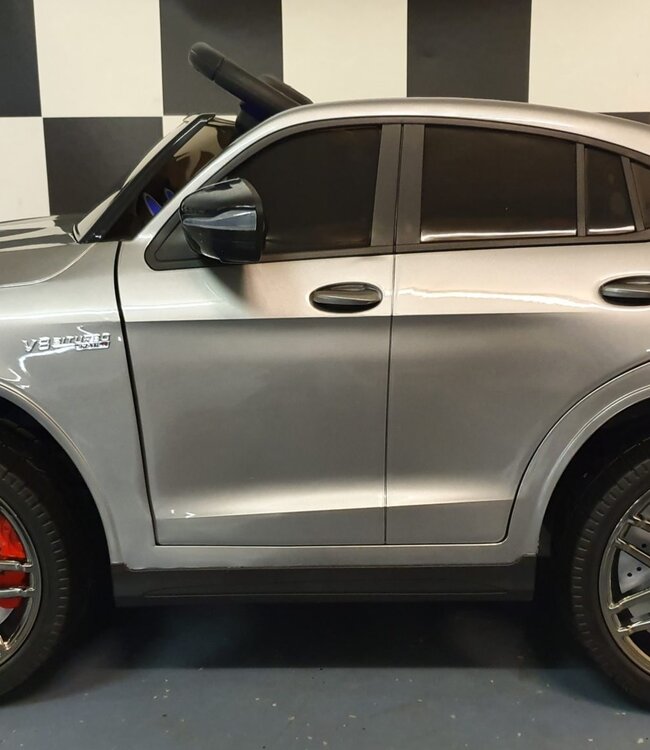 Elektrische kinderauto Mercedes GLC 63 12V metallic zilver 1-persoons
