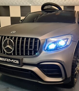Elektrische kinderauto Mercedes GLC 63 AMG matgrijs