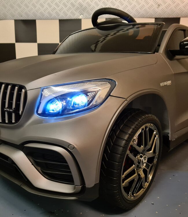 Elektrische kinderauto Mercedes GLC 63 AMG matgrijs
