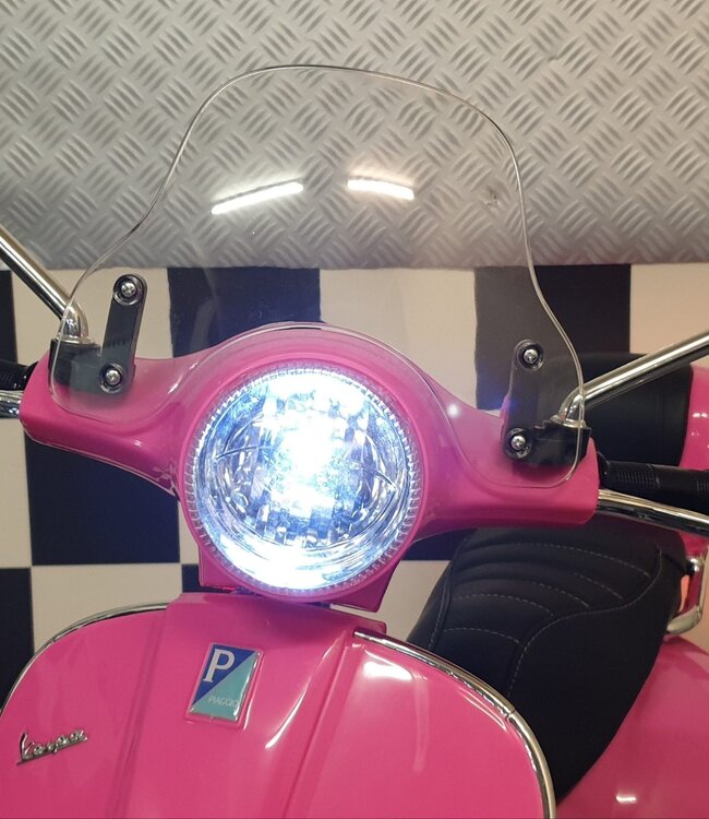 Vespa GTS kinderscooter roze 12 volt met windscherm