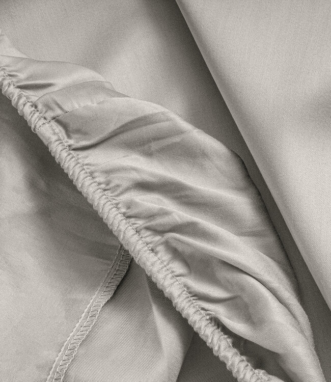 Satijnen hoeslaken crème 180 x 210